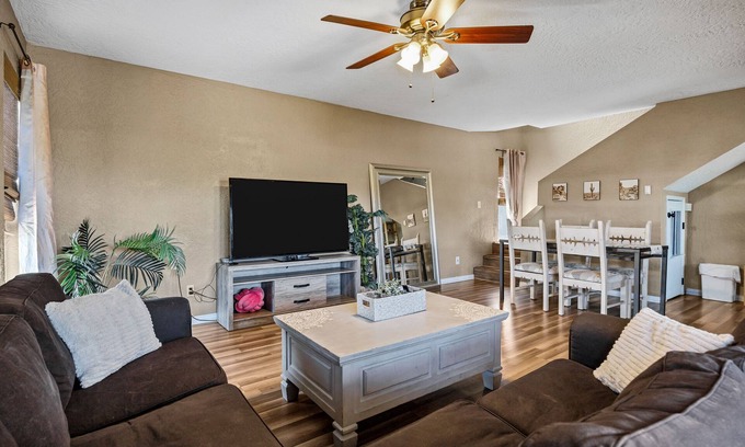 Mesa Grande Casa | Cozy Two Story Townhouse near ASU-Tempe