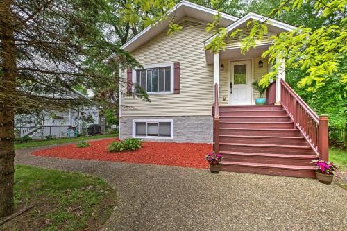 Union Pier Casa | Cozy Union Pier House with Hot Tub, Deck and Backyard!