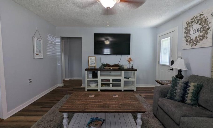 North Waco Casa | Cozy Unique 3 bedroom near Brazos River