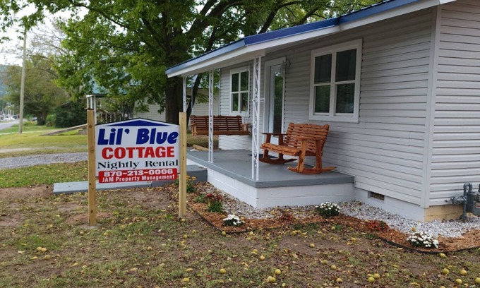 Mountain View Cabaña | Cozy unique cottage home. Ready for you to enjoy all the Ozark Mountains offers.