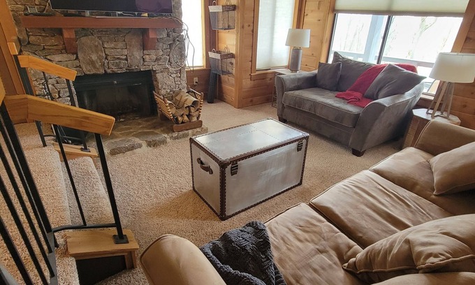 Seven Springs Condominio | Cozy Up at the Coco Château