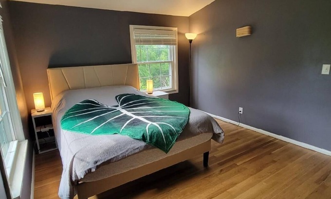 Ann Arbor Casa | Cozy updated 3 Bedroom house in Ann Arbor, 1.5mi to downtown and the big house!
