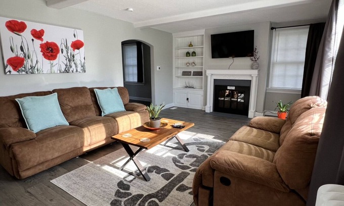 Middletown Casa | Cozy Updated Cottage Style Home near Historic distric in Middletown