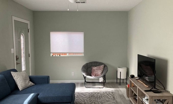 Alamedan Valley Casa | Cozy Casita/ guesthouse in Albuquerques North Valley.