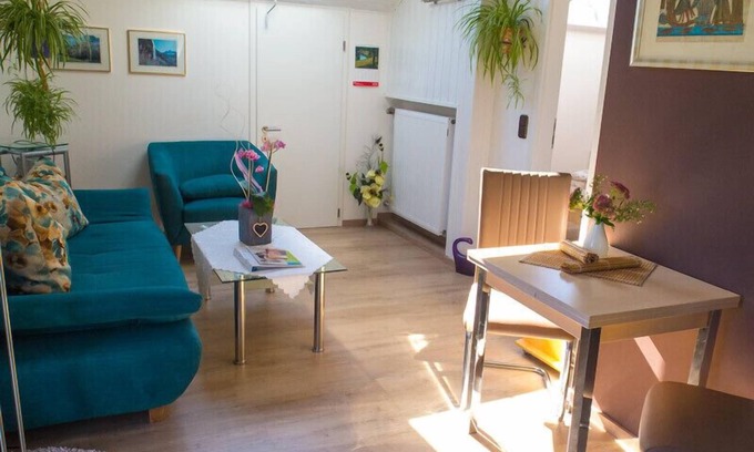 Beilngries Apartamento | Cozy vacation apartment (50 sqm) for up to 2 people with furnished balcony