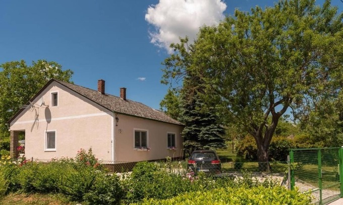 Balatongyorok Apartamento | Cozy vacation home on the shores of Lake Balaton