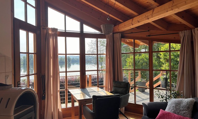 Lauenfoerde Casa | Cozy vacation home with terrace, located directly on a fishing lake.