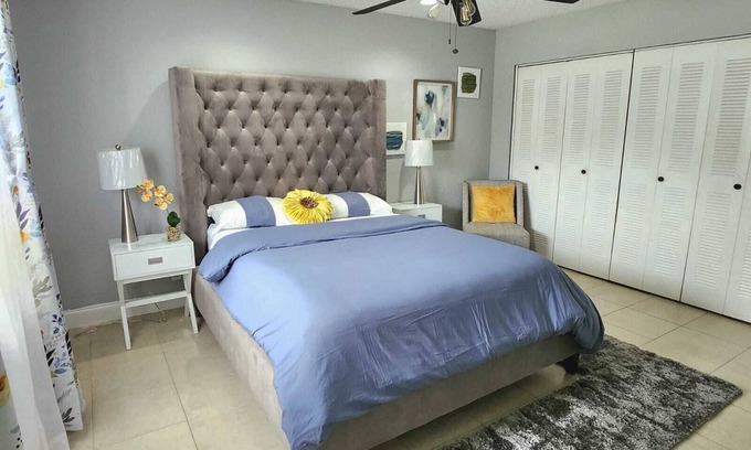 Boca Raton Casa | Cozy Vacation Spacious 5-bed/3bath that comfortably sleeps 11 people in Boca.