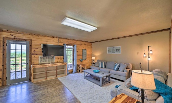 Vian Casa | Cozy Vian Cabin 1 Mi to Tenkiller State Park