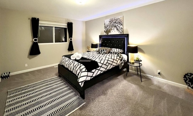 Silver Lake Casa | COZY VILLA: @ the most convenient location