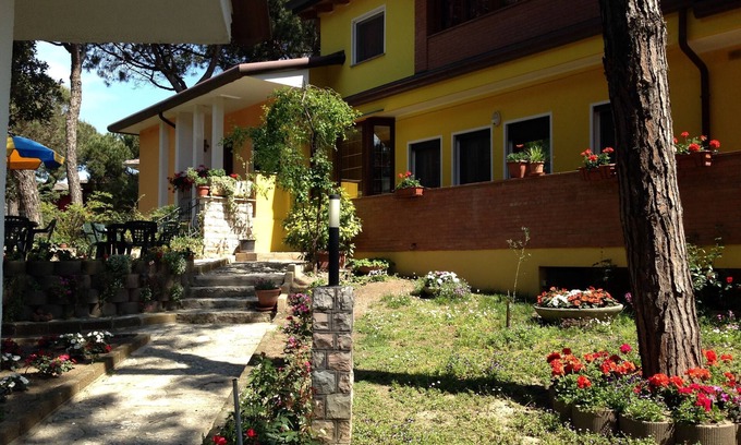 Rosolina Mare Villa | Acogedora villa con gran jardín cerca de la playa