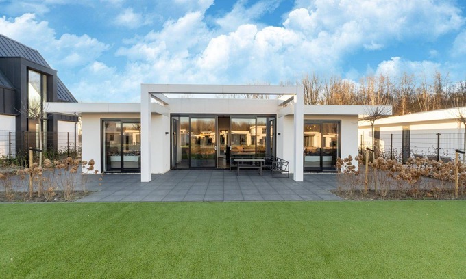 Zeewolde Villa | Acogedora villa con vistas al lago