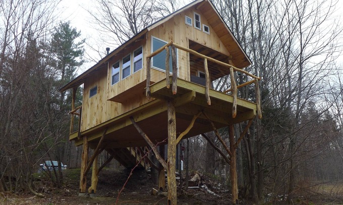 Moretown Cabina | Cozy warm treehouse with Amazing views! Winter Paradise! Hike from cabin