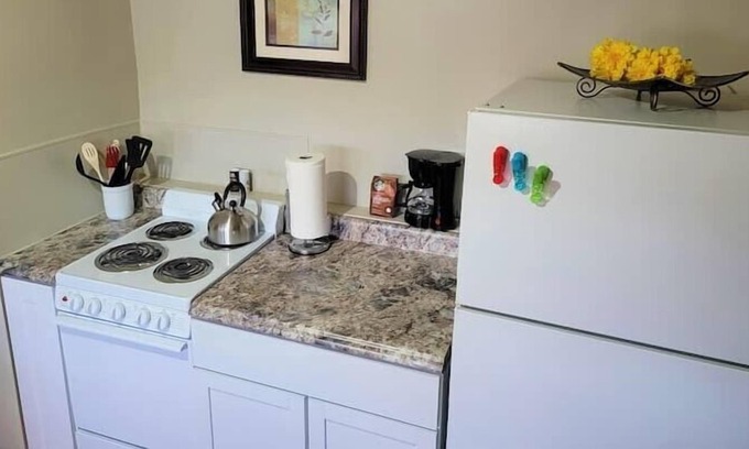 Two Rivers Apartamento | Cozy Washington St Apt in the Heart of Two Rivers - Upper