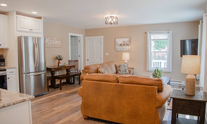 East Durham Casa | Cozy Waterfall Oasis + Firepit