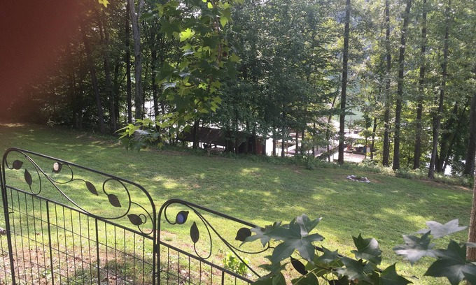 Kingston Apartamento | Cozy Waterfront 1-bedroom with WiFi and AC in charming Harriman