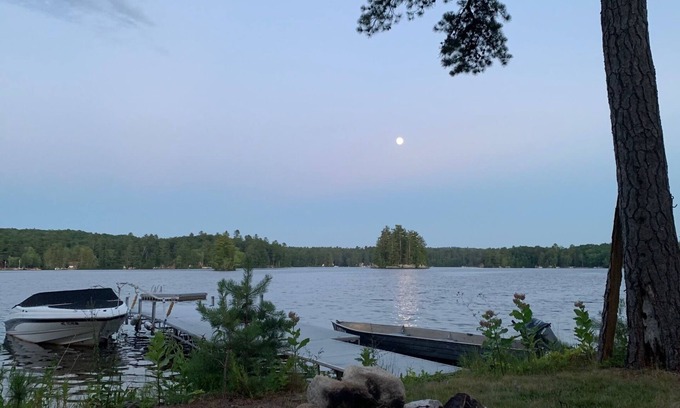 Gray Cabina | Cozy Waterfront Cabin on Little Sebago W/ Paddleboards, Kayaks, Canoe, Fire-pit
