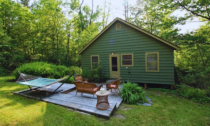 Stockbridge Casa | Cozy, welcoming Berkshires cottage – perfect home base & place to unplug!