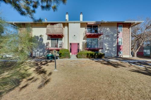 North Westminster Apartamento | Cozy Westminster Condo 14 Mi to Downtown Denver!