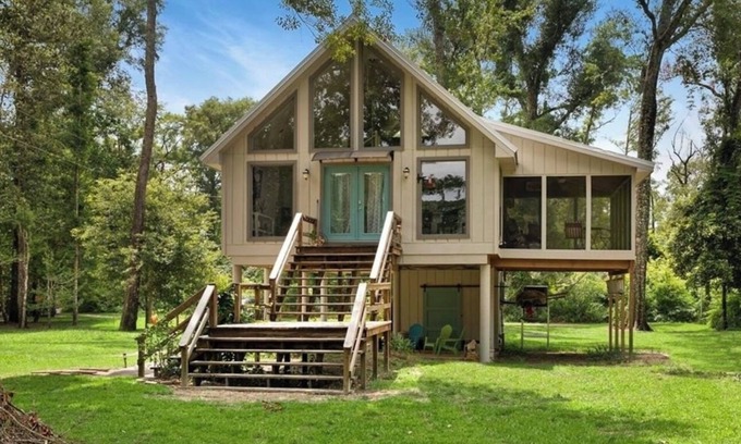 Tangipahoa Parish Casa | Cozy Whispering Hideaway- Indulge in serenity and unwind in nature.