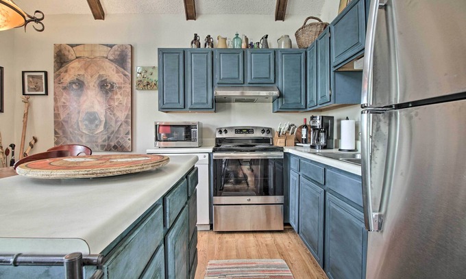 Wintergreen Cabaña | Cozy Wintergreen Cabin Near Mountain Inn & Slopes!