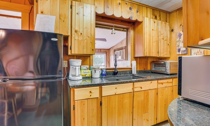 Bagley Cabina | Cozy Wisconsin Cabin: Walk to Beach & Boat Ramp!