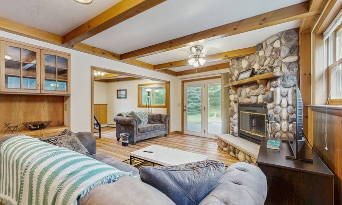Friendship Casa | Cozy wooded duplex w/WiFi, full kitchen, shared W/D & near lakes & trails