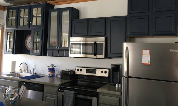 Dalton Cabaña | Cozy1-Bedroom Cottage in Historic Dalton