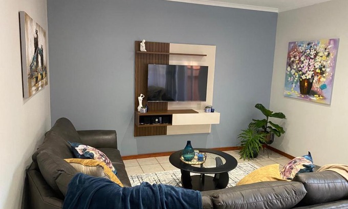 Eldoraigne Apartamento | CozyatCaley - Private Apartment