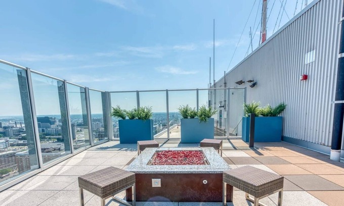 Old Louisville Apartamento | Cozysuites 800 Tower 2BR w sky Pool gym 32