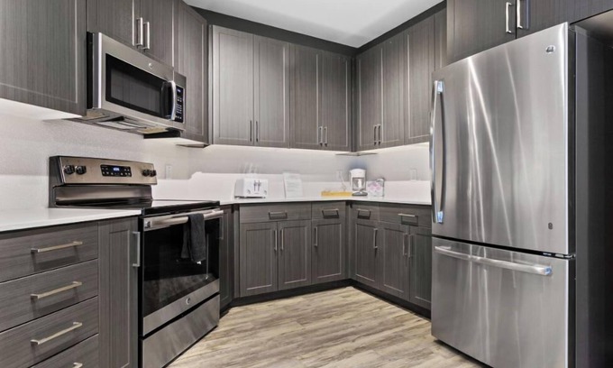 Camelback East Apartamento | CozySuites at Vela Camelback