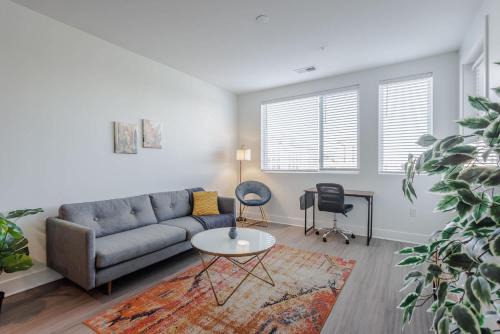 Central Business District Apartamento | Cozysuites l Luxe 2BR in Downtown Cincinnati #3