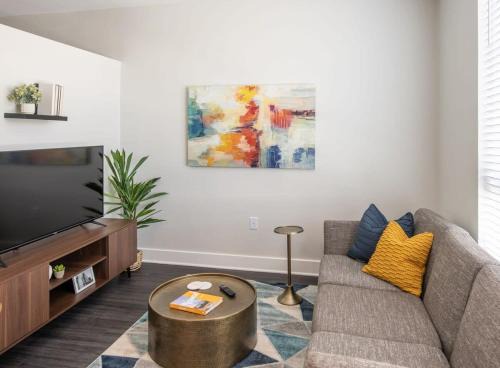 Central Business District Apartamento | Cozysuites l Modern 1BR in Downtown Cincinnati