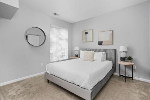 Cole-Noble District Apartamento | CozySuites l Roomy 1BR, Monument Circle, Indy