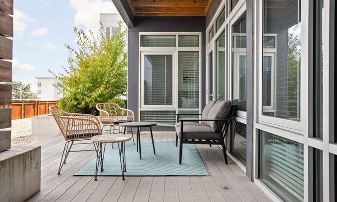 Downtown Indianapolis Apartamento | Cozysuites l Trendy 2BR Bottleworks Indy 1