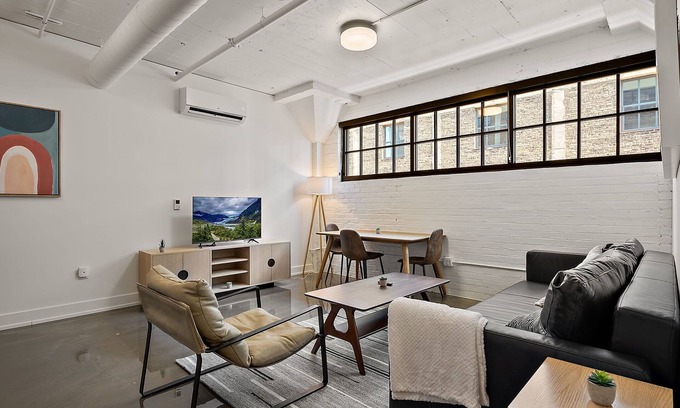 Warehouse District Apartamento | CozySuites NLG - Modern 2BR condo #12