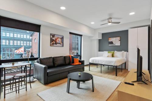 Lockerbie Square Apartamento | CozySuites on Mass with garage parking #12