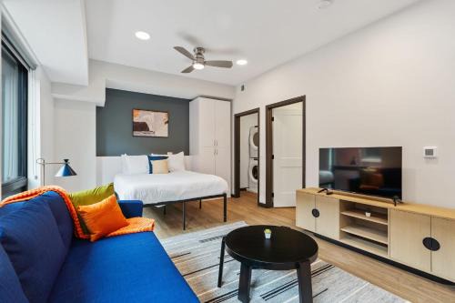 Lockerbie Square Apartamento | CozySuites on Mass with garage parking #15