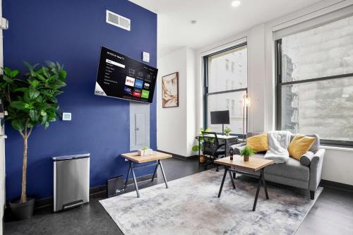 Cultural District Apartamento | CozySuites Stunning 1BR in Downtown Pitts #5