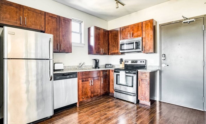 Music Row Apartamento | Cozysuites TWO Modern Music Row Condos w Parking
