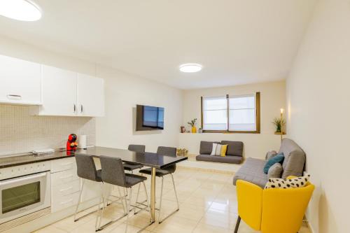 Adeje Apartamento | Cozzy Carolina III