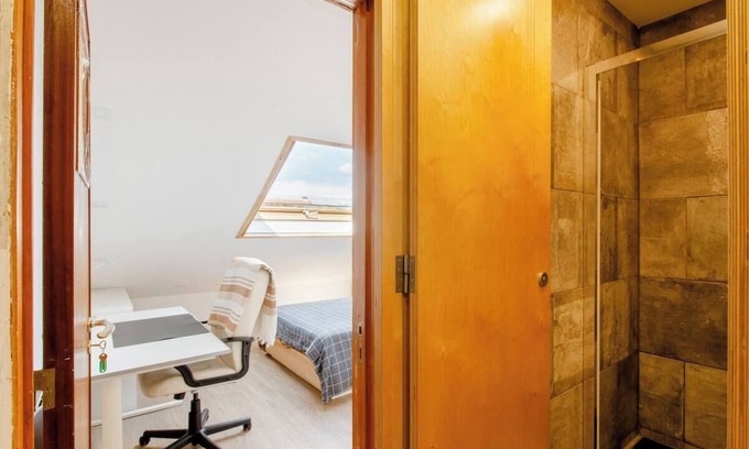 Coimbra Cabina | CQ12 ❤️ Cozy Room with Double Bed | Weekly Cleaning