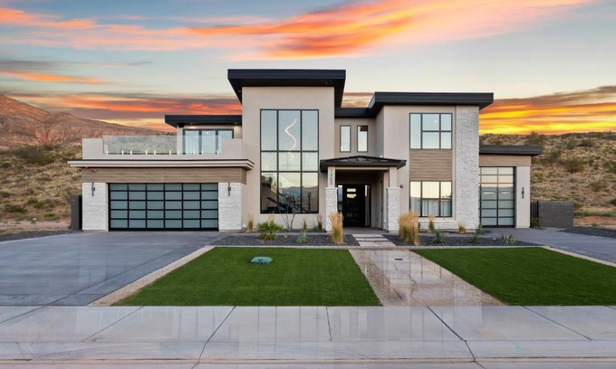 Hurricane Casa | CR 1463 - Luxurious Copper Rock Home - Golf Views - Pool-Spa