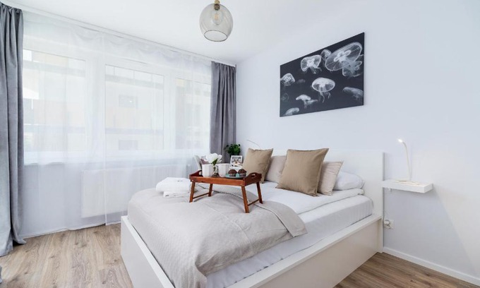 Bronowice Apartamento | Cracow Apartment Bronowicka with Parking by Noclegi Renters