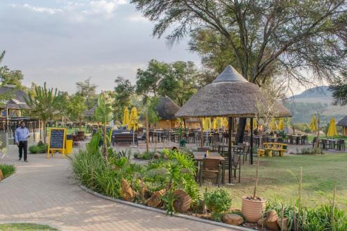 Lanseria Complejo | Cradle Moon Lakeside Game Lodge