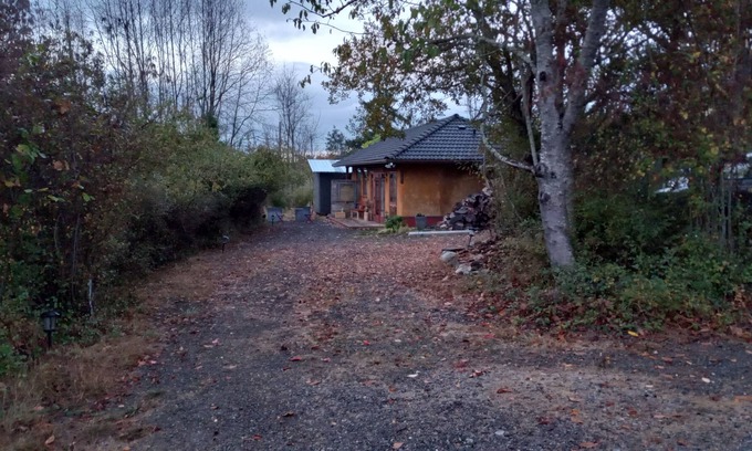 Port Townsend Cabaña | Crafted Cozy Cottage In Town