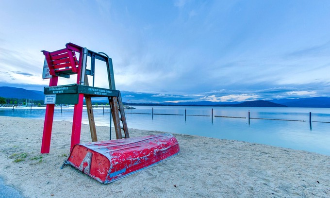 Hope Casa | Craftsman Cottage w/ Incredible Lake Views, Free WiFi, Gas Grill - Dogs Welcome