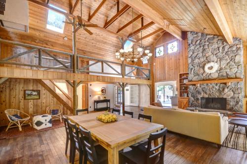 Sonoma Casa | Craftsman Style Cabin In The Heart Of Sonoma- Includes Wine Tasting Passport