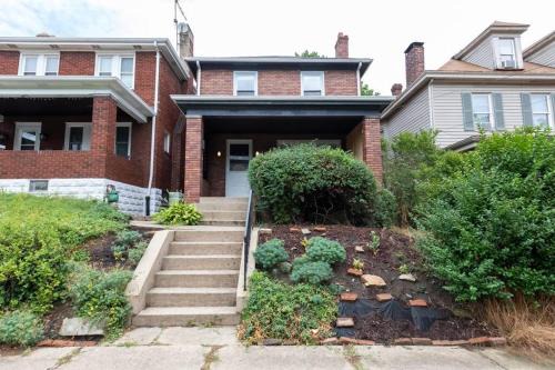 Crafton Casa | Craftsmen Charmer with Easy City & Airport Access