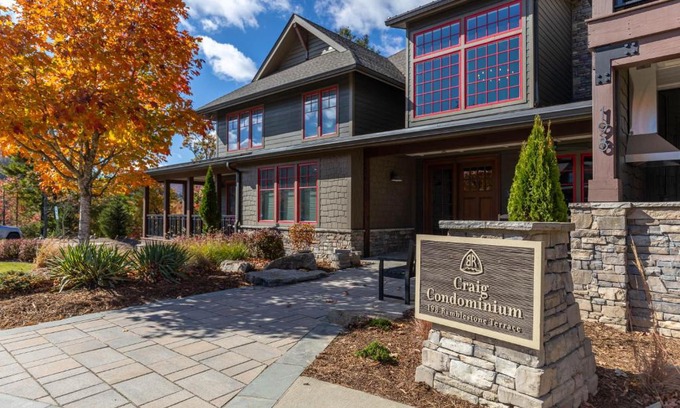 Lenoir Casa | Craig 304 at Blue Ridge Mountain Club